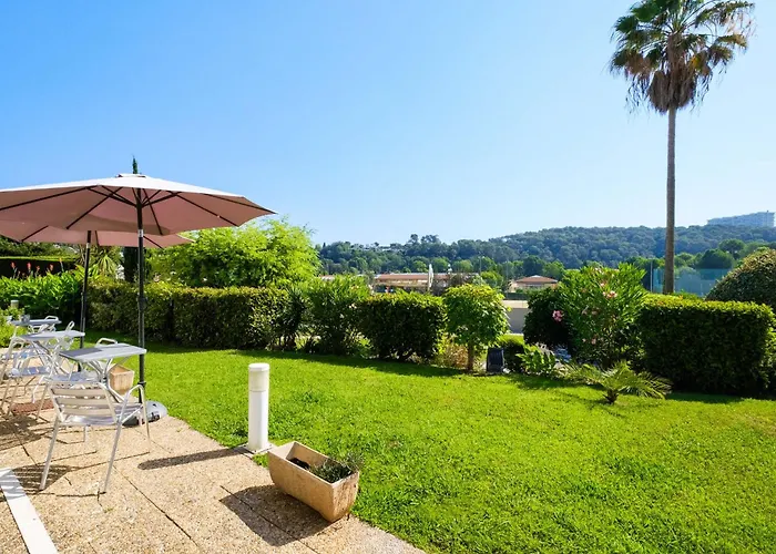 B&B Hotel Villeneuve Loubet Village